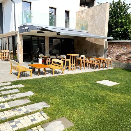 Hotel Aleea Teilor Campulung Exterior foto